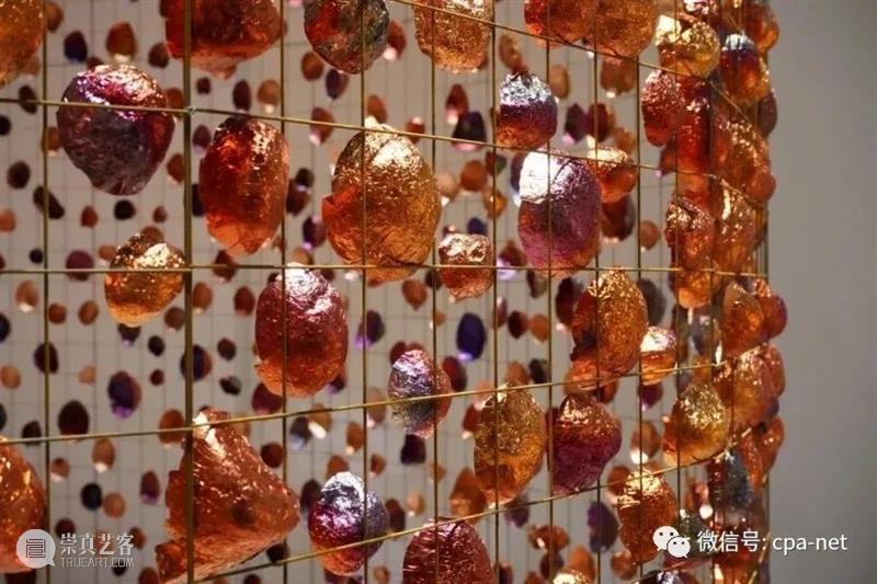 金属石窗帘探索了人与自然之间的界限 博文精选 中国公共艺术网 崇真艺客